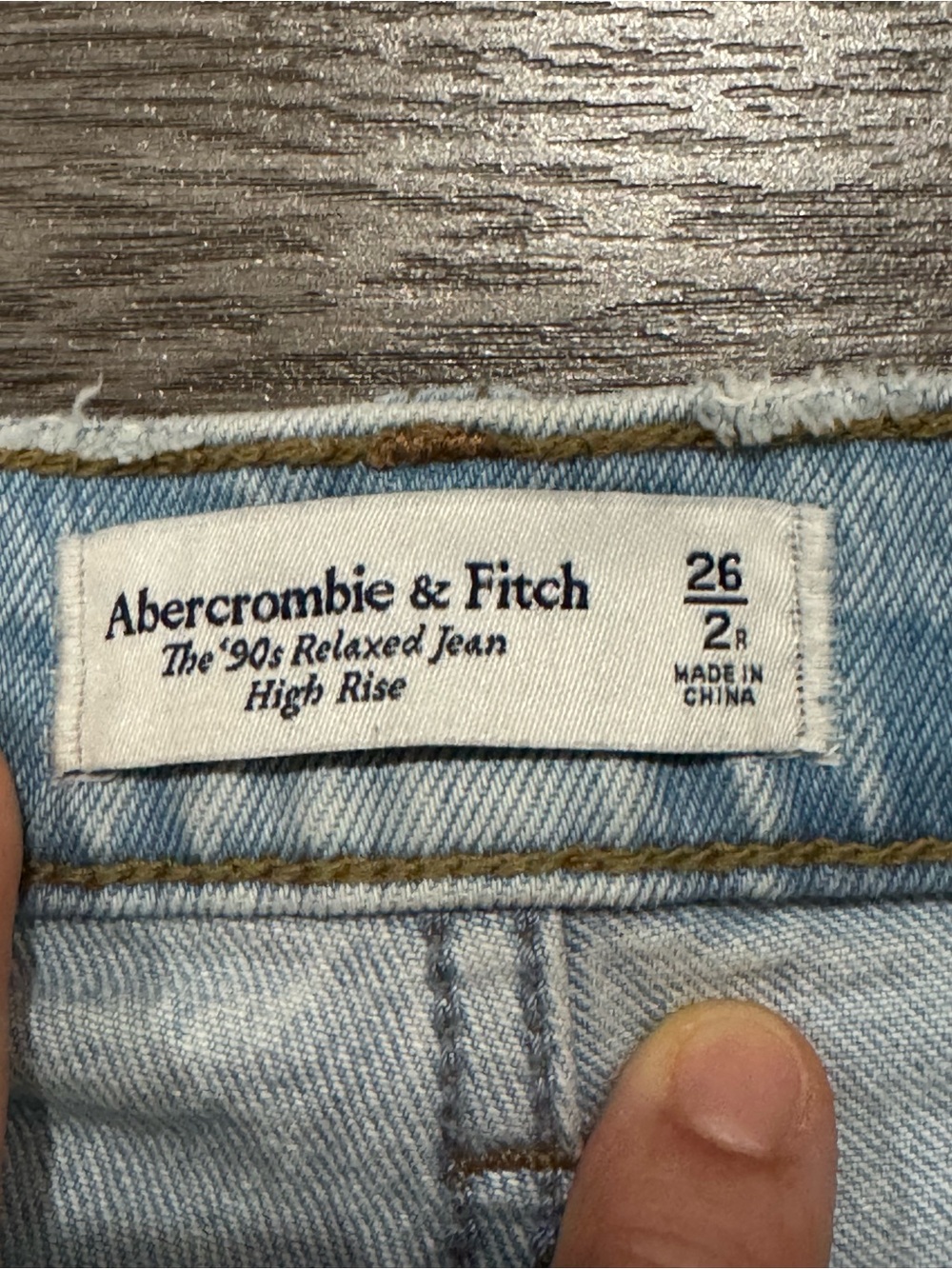 Abercrombie 90s Relaxed High Rise Light Wash Jeans 26R - Picture 5 of 15